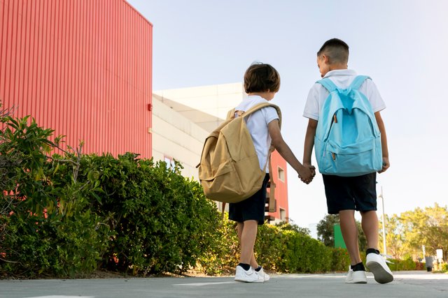 kids-getting-back-school-together.jpg