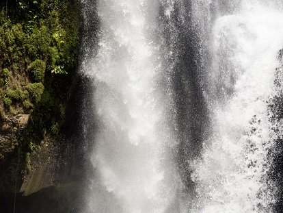 feel-the-power-tegenungan-waterfall-bali.jpg