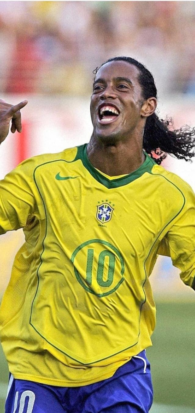 Ronaldinho-fd65b363-c545-46da-a10f-ef48f2571d48.jpg