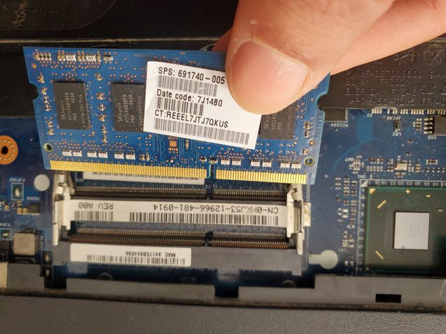 ram laptop1.jpg