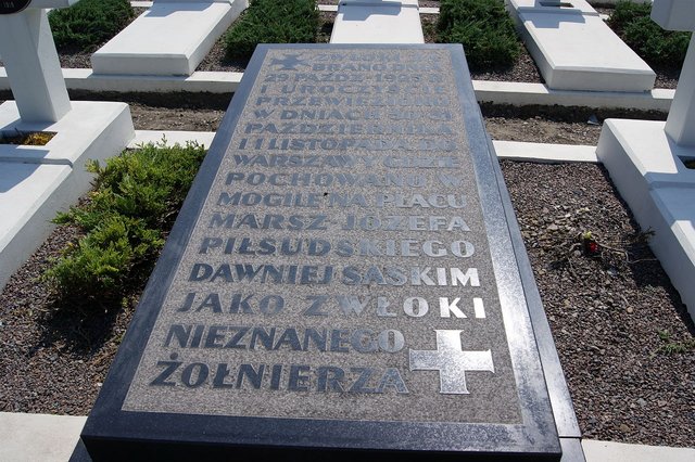 1280px-Cmentarz_Orlat_Lwowskich.JPG