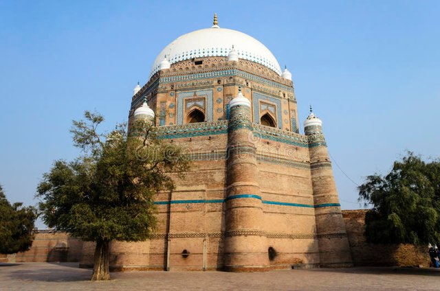 tomb-shah-rukn-e-alam-multan-back-side-view-pakistan-48924593.jpg