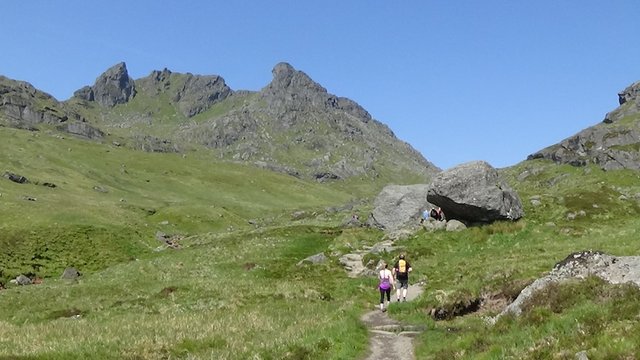 Cobbler summit and boulders.jpg