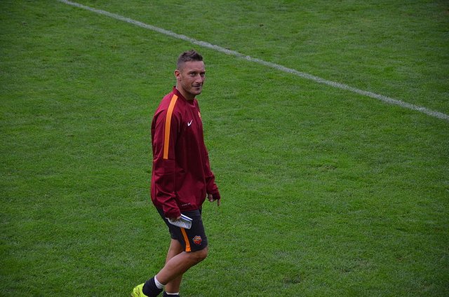 0682_totti_(14717977918).jpg