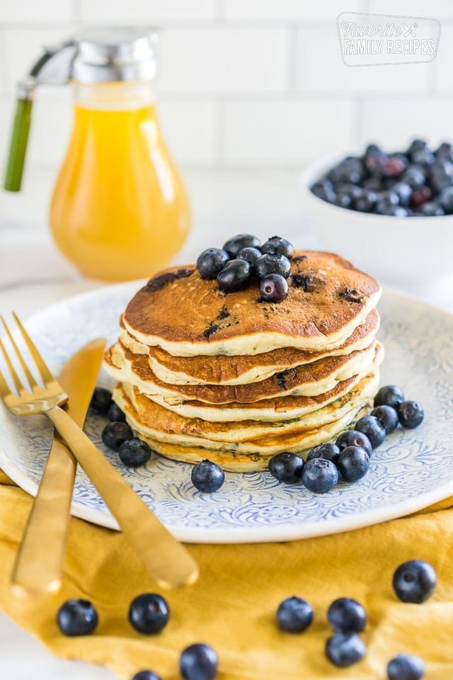 Blueberry-Pancakes-verticall.jpg