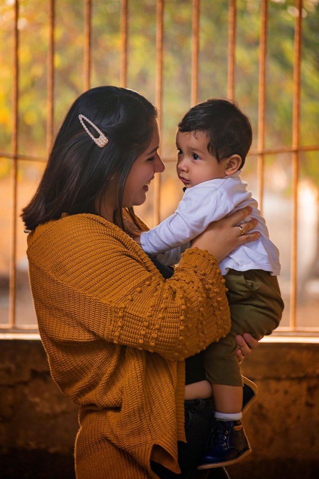mother-and-child-7181079_1280.jpg