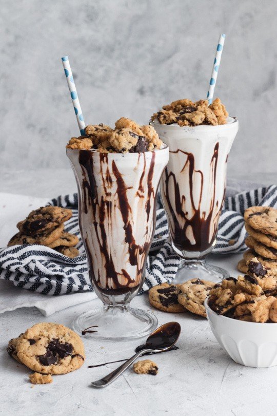 Cookies-and-Milk-Milkshake-3.jpg