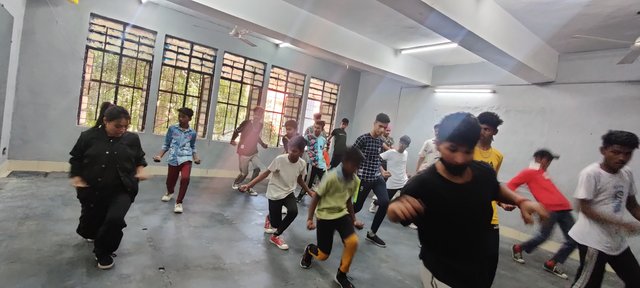 creativity ada dance mafiacrew quest hip hop skoll bboying dance class dance workshop delhi dance company (59).jpg