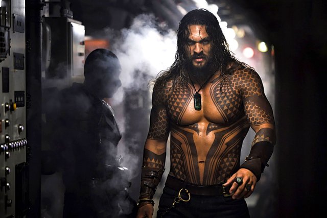 jason-momoa-in-aquaman-2018-kp.jpg