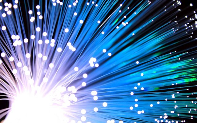 fibre-optique-internet-tres-haut-debit.jpg