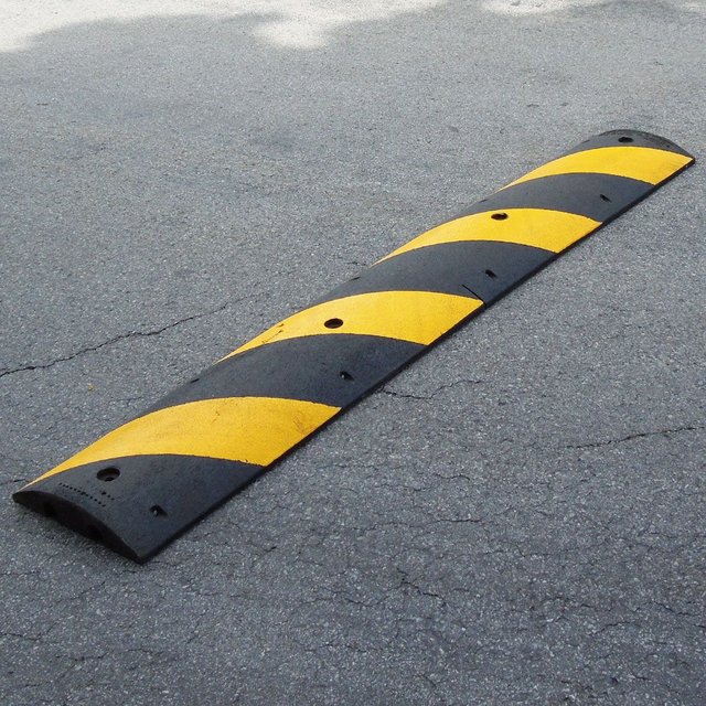 Recycled-Rubber-Speed-Bump.jpg