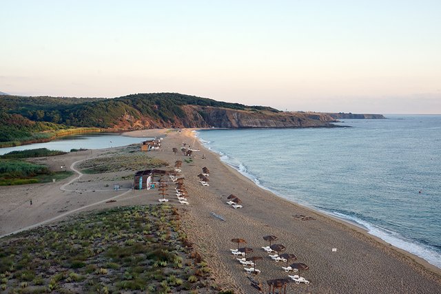 Veleka_Beach_Birdview_002_s.jpg