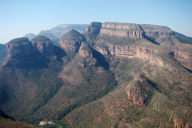 Blyde_River_Canyon,_South_Africa_2 photo By Lukas.jpg