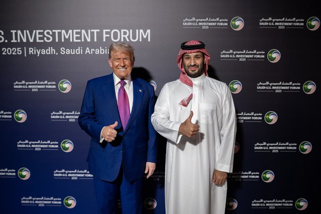 2048px-President_Donald_Trump_with_Saudi_Crown_Prince_Mohammed_Bin_Salman_(2025).jpg