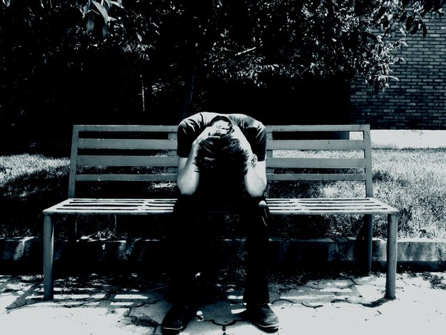lonely_mood_sad_alone_sadness_emotion_people_loneliness_Solitude_sorrow_bench_man_men_2560x1920.jpg