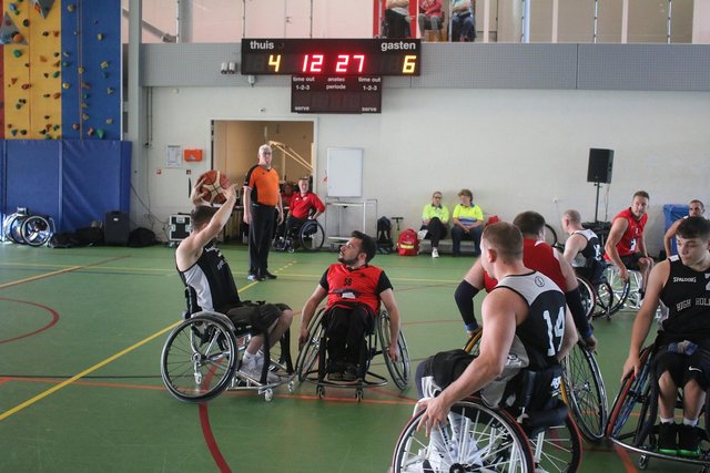 wheelchair-4513529_1280.jpg
