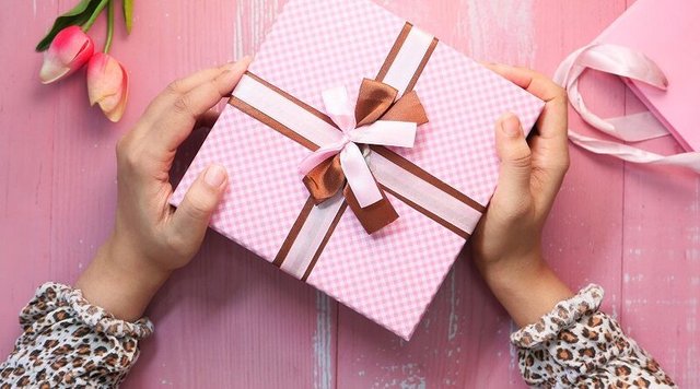 Gift-Wraped-in-Pink-Paper-with-Pink-Ribbon-800x445.jpg