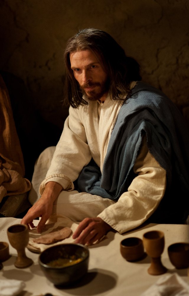 jesus-christ-at-the-last-supper-medium.jpg