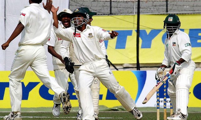 imbabwean-batsman-matsikenyeri-looks-on-as-bangladesh-players-celebrate.jpg