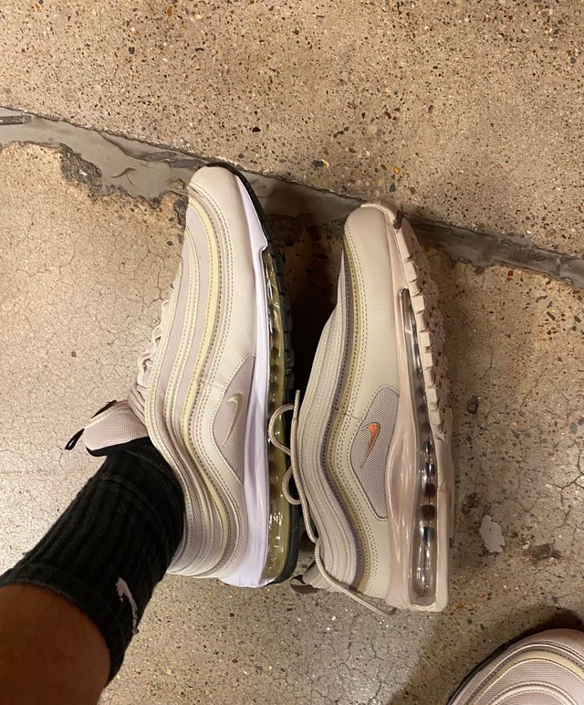 air-max-97-from-a1-comparison-v0-rc125p14bvab1.jpg