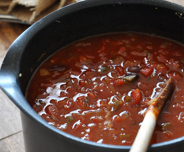 VegNews.MinimalistBakerChili.png