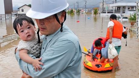 180707203544-08-japan-flooding-0707-large-169.jpg