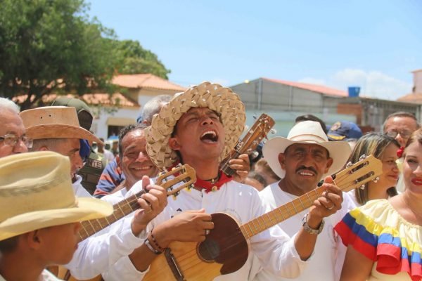 CELEBRACIÓN-DE-SAN-ANTONIO-DE-PADUA-EN-EL-TOCUYO-2-600x400.jpg