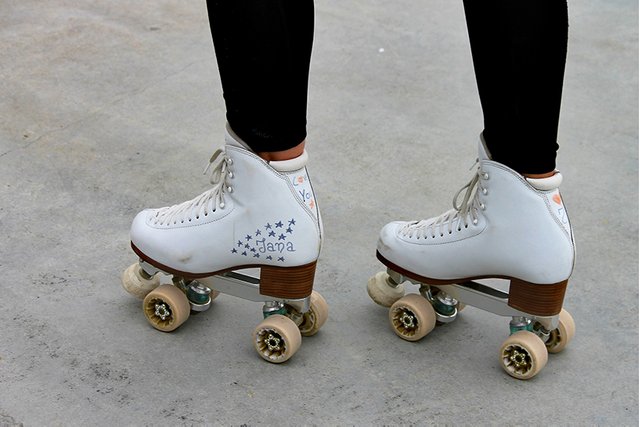 roller-skates-closeup.jpg