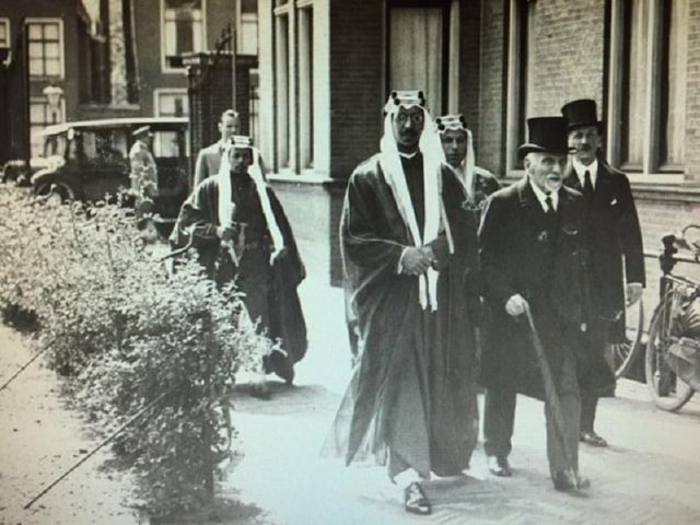1936_HRH_Prince_Saud_being_received_by_Snouck_Hurgronje__right__at_Leiden_University_0_cn57dm.jpg