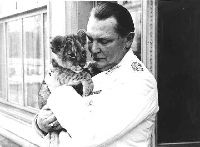 Goering-And-His-Lion.jpg