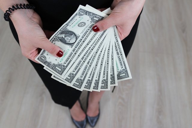 dollar-4515999_1280.jpg