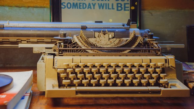 typewriter222.jpg