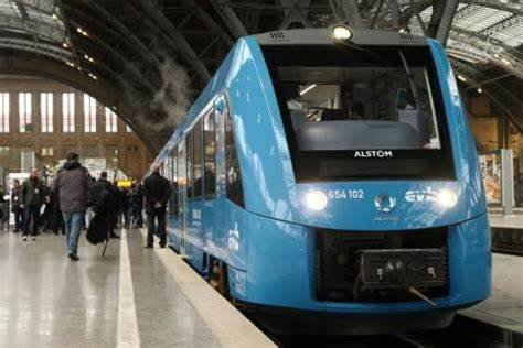 French rail company orders 12 hydrogen trains.jpg