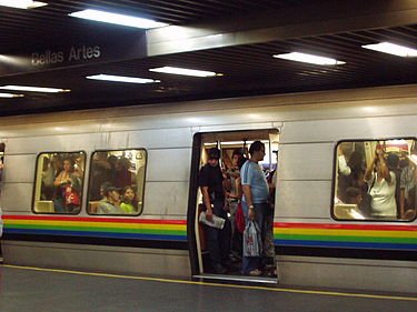Bellas_Artes_(Caracas_metro)_2004 wiki.jpg