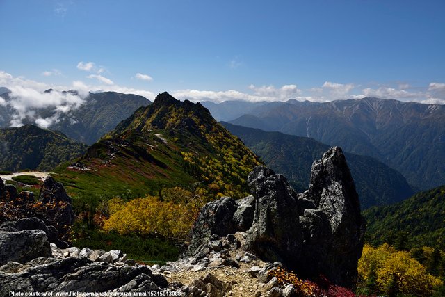 RocksAndMountainsVista-001-0901718.jpg