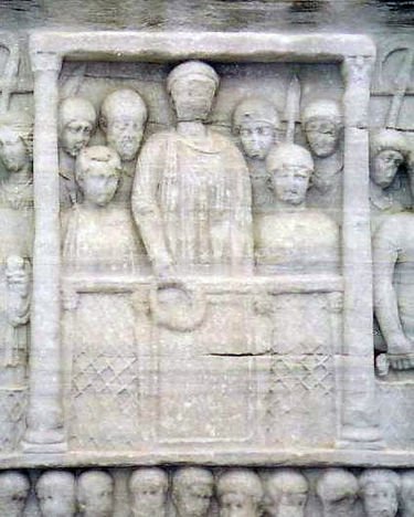 375px-Theodosius_colum,_Istanbul.jpg