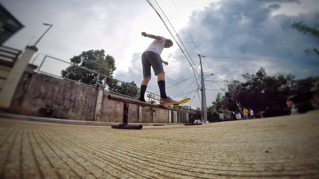 How to lock in perfect frontside boardslides [video tutorial]