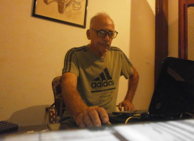 MI COMPUTADOR (1280x960).jpg