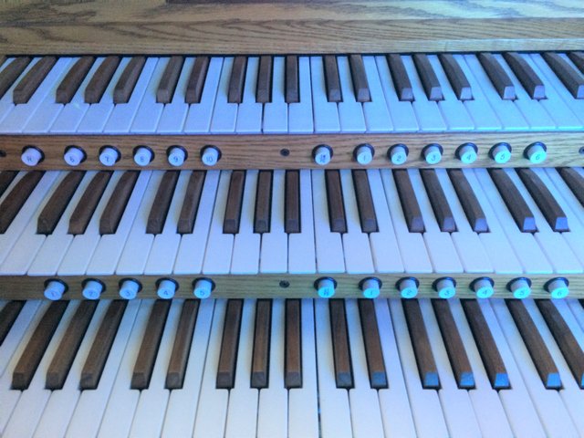 cropped Allan organ keyboard.jpg