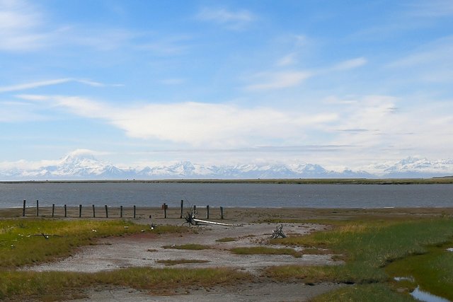 cropped out zoomed alaska range.jpg