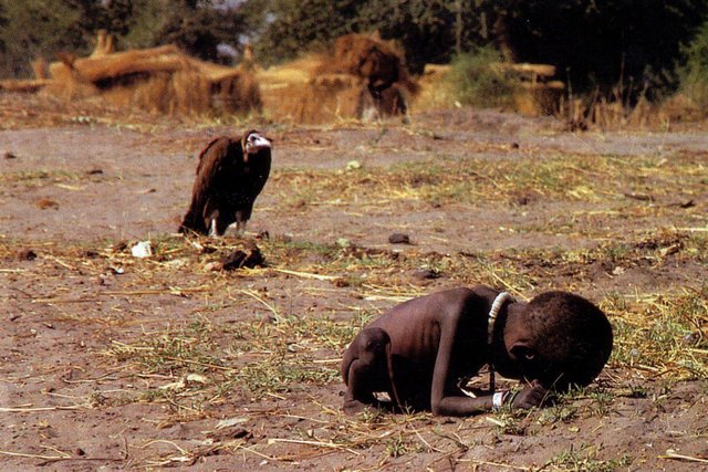 UNILAD-kevin-carter-vulture2.jpg