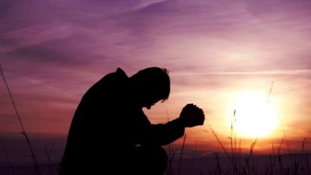 Man-Praying-640x360.jpg