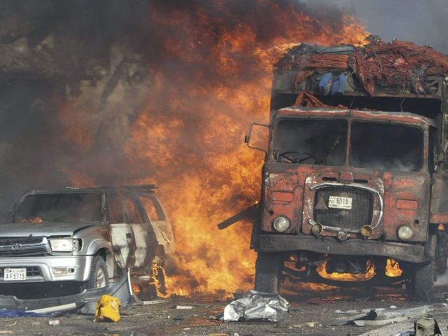 mogadishu-truck-bomb.jpg