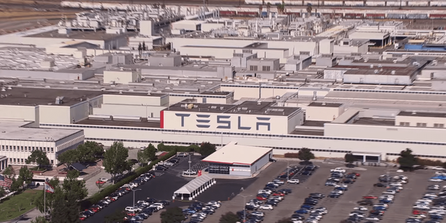 tesla-fremont-factory.png