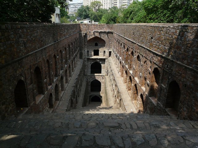 Agrasen-ki-Baoli-1.jpg