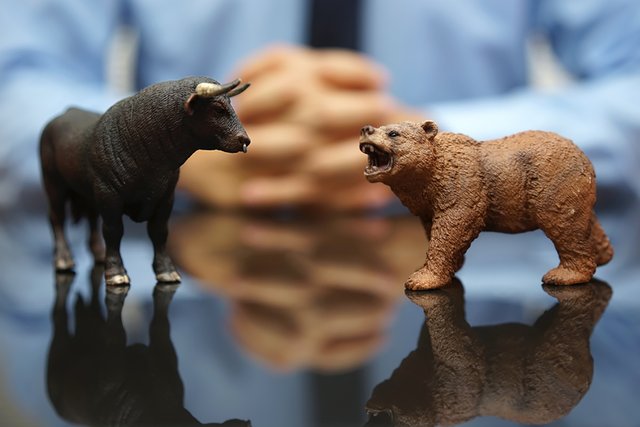 shutterstock_297104294 bull and bear market.jpg