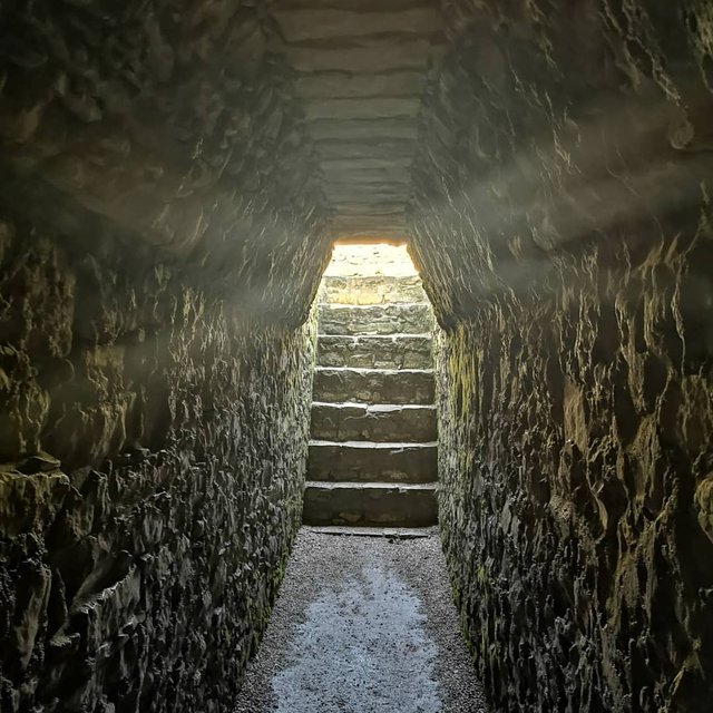 Palenque ruins inside 3.jpg