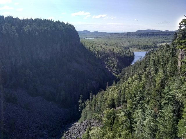 Ouimet Canyon 10.jpg