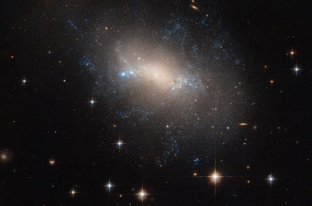 640px-A_lopsided_lynx_NGC_2337.jpg