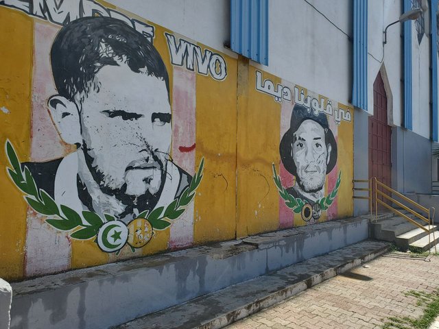 graffiti de l'un de nos meilleurs joeur hédi berkhissa qui a meurt sur le terrain avec l'un des nos supportteur qui est mort aussi.jfif